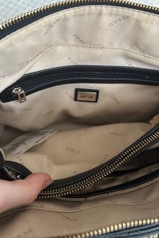 Guess Cordelia - černá kabelka - 9