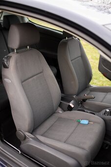 Vw golf V 1.4 55kw - nová STK - 9