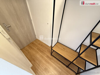 Pronájem bytu 1+kk 35 m2 P5 Smíchov po rekonstrukci loft cih - 9