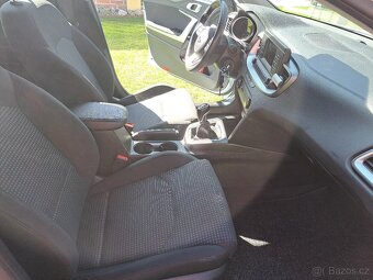 Kia Ceed 1.6 crdi,85kw,r.v.2021,77000km,dph. - 9