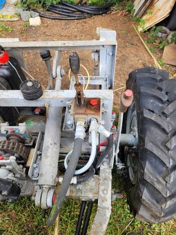 Prodám traktor domácí výroby motor Š.Spartak - 9