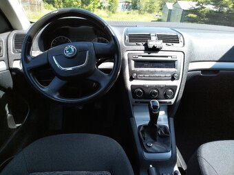 ŠKODA OCTAVIA 2 II facelift,nová STK, serviska, tažné - 9