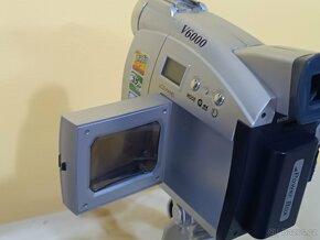 Retro kamera Sony V6000 - 9