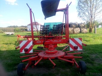 Nahrabovač, shrnovač sena a píce KUHN GA 4521GM - 9