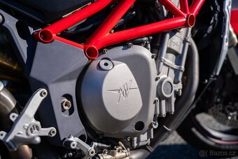 MV Agusta Brutale 910 - 9