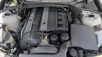 BMW E46 325i cabrio- VEŠKERÉ DÍLY Z VOZU - 9