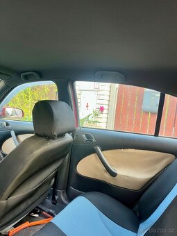 Škoda Octavia I, 1.6i, Dvoje kola, dálniční známka - 9