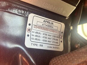 Aprilia RSV 1000 RR Factory Carbon rok 2006 - 9