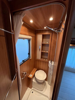 Hymer Nova 545 AUT. MOVER, KLIMA, PŘEDSTAN LUXUSNÍ KARAVAN - 9