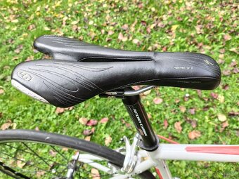 Silniční kolo GIANT SCR 3.0 - 9