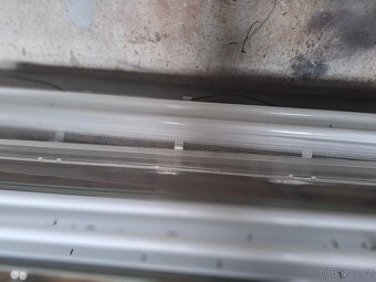 Prodám novou izolaci pod plovoucí podlahu,nové zářivky atd. - 9