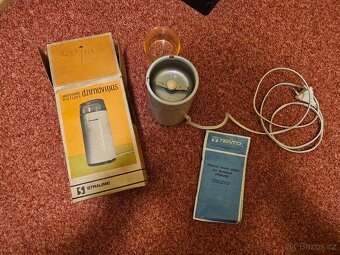 Elektrický mlýnek na kávu Straume – Retro za 500,-Kč - 9