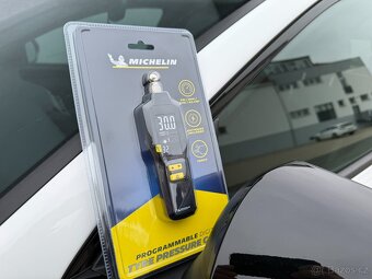 Extrémně přesný programovatelný digitální pneuměřič Michelin - 9