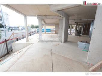 Nový komerční prostor, 114,94 m2, 1 NP, parking, přímo u bud - 9