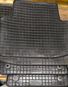 Autokoberečky Volkswagen Passat B8, gumové, PETEX - 9