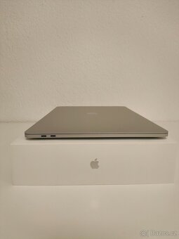 MacBook Pro 15 2017 | i7 • 16GB • 512GB - 9