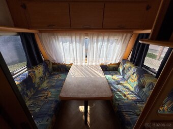 Obytný přívěs, Karavan LMC 490 K - 9