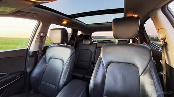 Hyundai Santa Fe 2015 max výbava 113tkm top stav 165kw 8pneu - 9