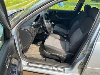 VW GOLF 4 1,4 benzin 55Kw R.04/2003 206000km Pacific edition - 9
