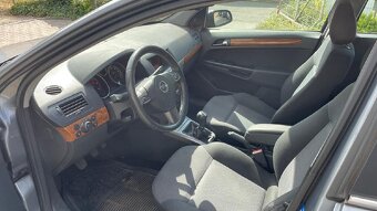 Opel Astra Caravan 1.7CDTI 16V 74 KW, RV 10/2005 - 9