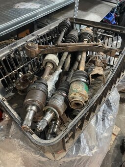 Subaru Impreza GC8 GT díly - 9