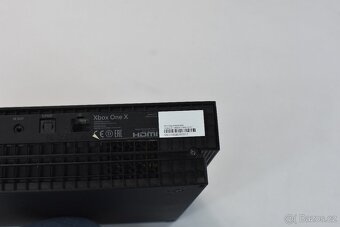 Xbox One X 1TB - 9