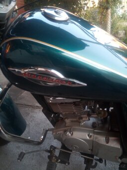 Suzuki GZ 125 - 9