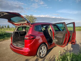 Opel Zafira Tourer - 9