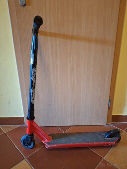 Dívčí koloběžka značky oxelo. - 9