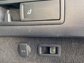 VW Passat B8 2.0TDI 140kW DSG Highline LED Matrix Dynaudio - 9