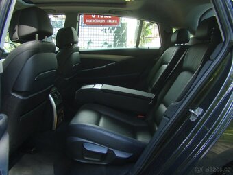 BMW Řada 5 530d GT xDrive PANORAMA LED - 9