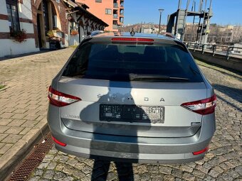 Skoda Superb Combi 1.6 TDI - 9