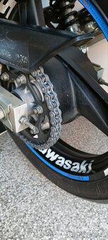 Kawasaki ER 5 - snížené sedlo + originál a příslušenství - 9