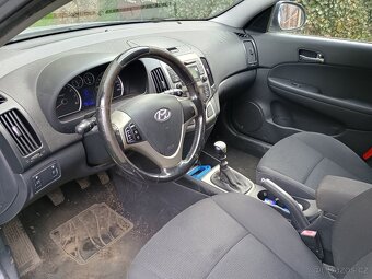 Prodám Hyundai i30 kombi CW - 9