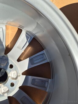 5x112 r17 Vw Passat B8-Model London krásný stav - 9