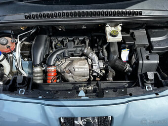Peugeot 5008 1.6 16v - 103 tis km - 7 míst - 9