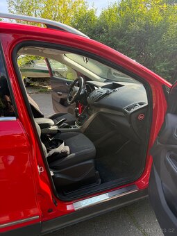 Ford Kuga 1,5 - 9