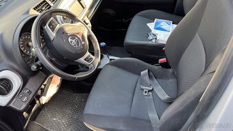 TOYOTA YARIS HYBRID 1,5 náhradní Dily - 9