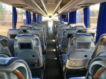 Mercedes Benz Travego 57 míst nové pneu + stk bez investic - 9