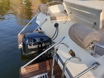 Elektroloď Poseidon King Fisher 570 48V - 9