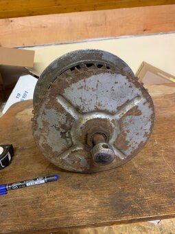 Jawa brzdový štít s paknami,rozeta,talíř rozety ašroub kola - 9