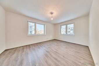 Prodej atypického bytu 4+kk s balkonem - 9