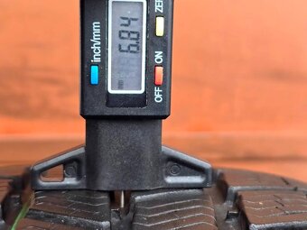 Zimní Barum 215/60/16 XL - 9