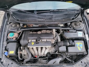 Volvo S60 2.4i 103kw benzín - 9