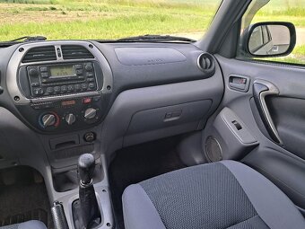 TOYOTA RAV4 2.0 D-4D 85kW 4x4 ALU, KLIMA, TAŽNÉ, STK 2026 - 9