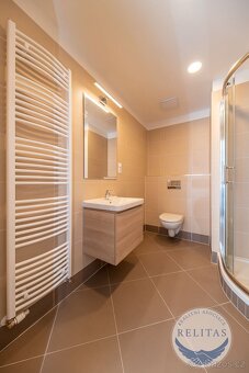 Pronájem nezařízeného bytu 1+kk 34 m² + 6 m² + balkon, Praha - 9