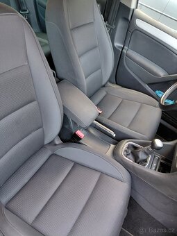 Prodám vw golf 6 1.6 tdi 77 kw 5 dveří model 2011 - 9