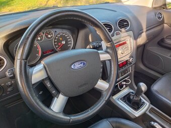 KRÁSNÝ Ford Focus cabrio // 2.0 16v // bez koroze - 9