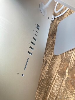 Počítač Apple iMac 21.5"/I5 2.3GHZ/16GB RAM/256GB - 9