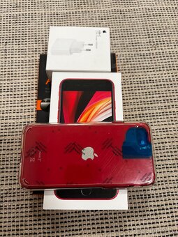 iPhone SE 2. generace, cerveny, 128 GB, baterie 88% - 9